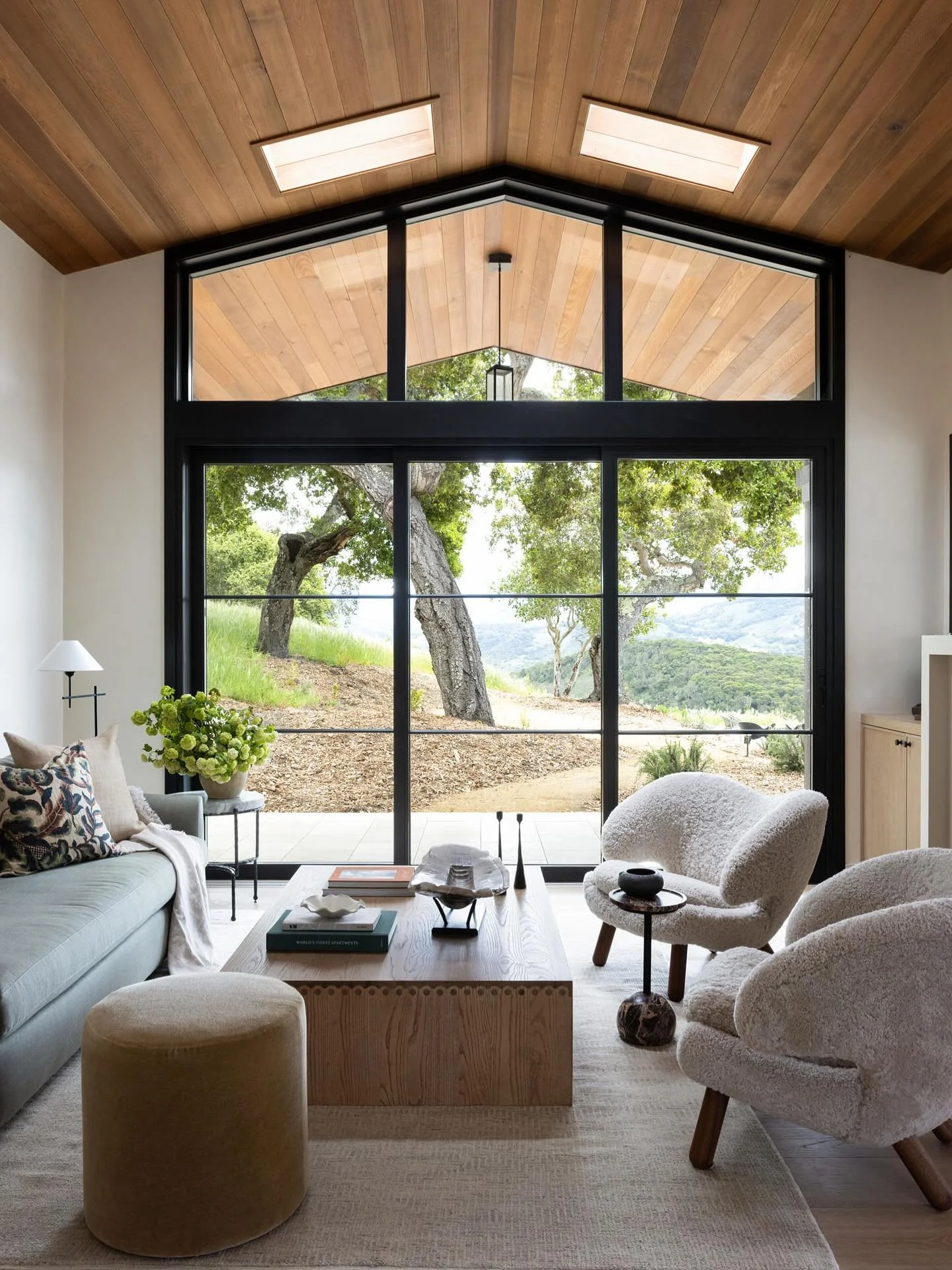 Nature is the perfect backdrop. #inspo via @ruemagazine
Interior Design @grahamhilldesign 
Photography @bessfriday 
Styling @bethprotass 
Architect: Craig Holdren, @holdrenlietzkearchitecture 
Builder: Anthony Giammanco, AG Construction