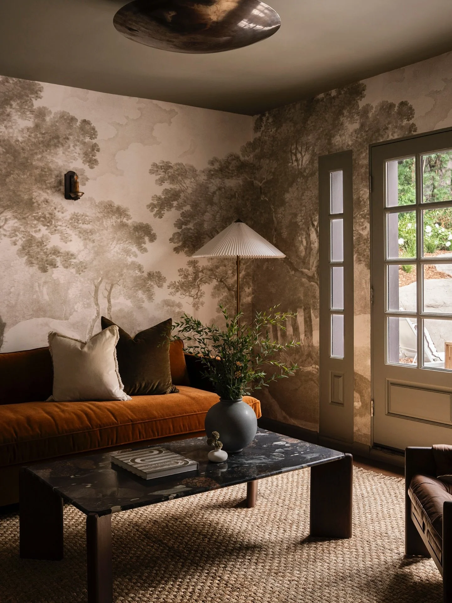 A timeless beauty. #inspo via @ruemagazine 
interior design: @avst.udio 
build &amp; design: @mapledesignla 
staging: @swoonhomes 
photography: @caterphotography