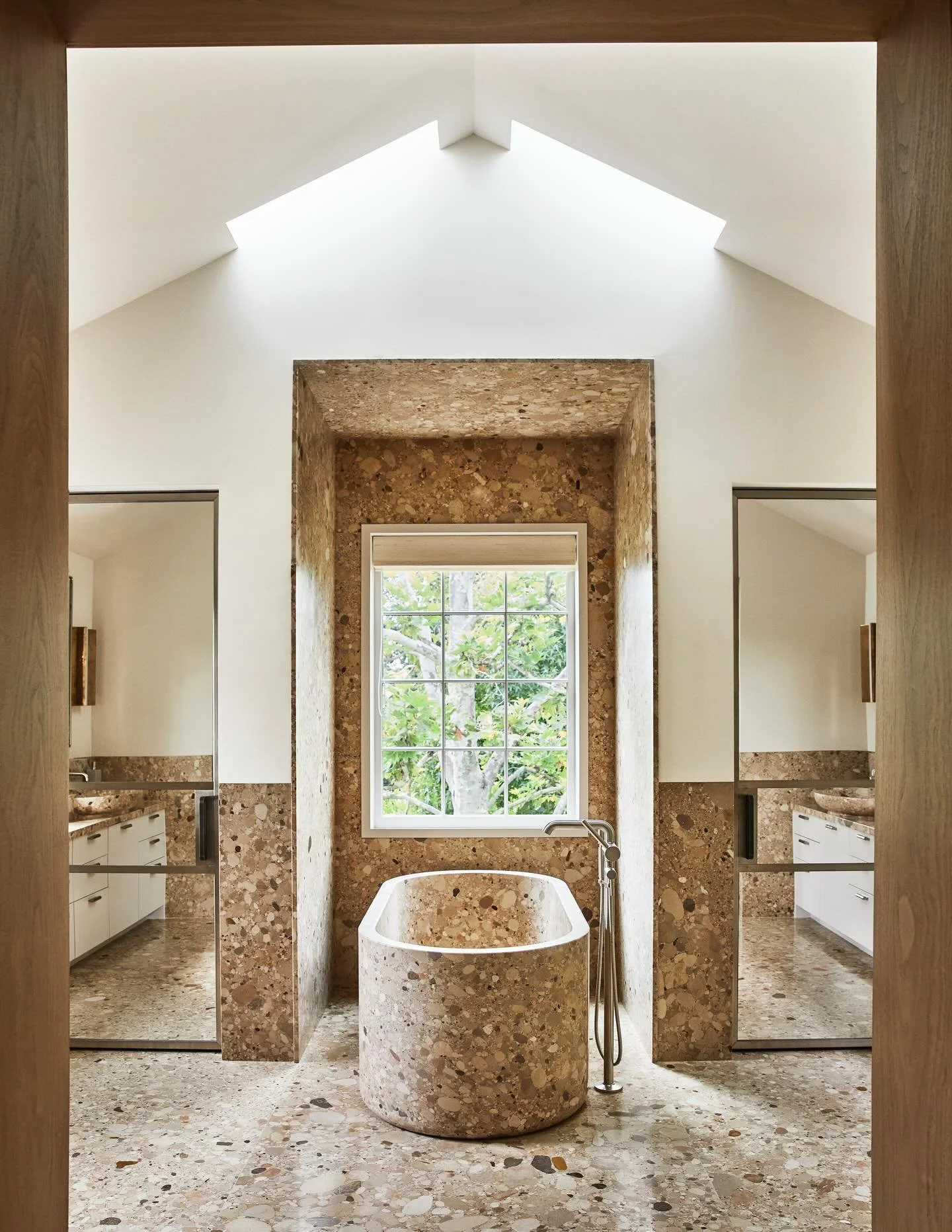 Forget color-drenched, we&rsquo;re here for terrazzo-drenched. #inspo + design @kellywearstler