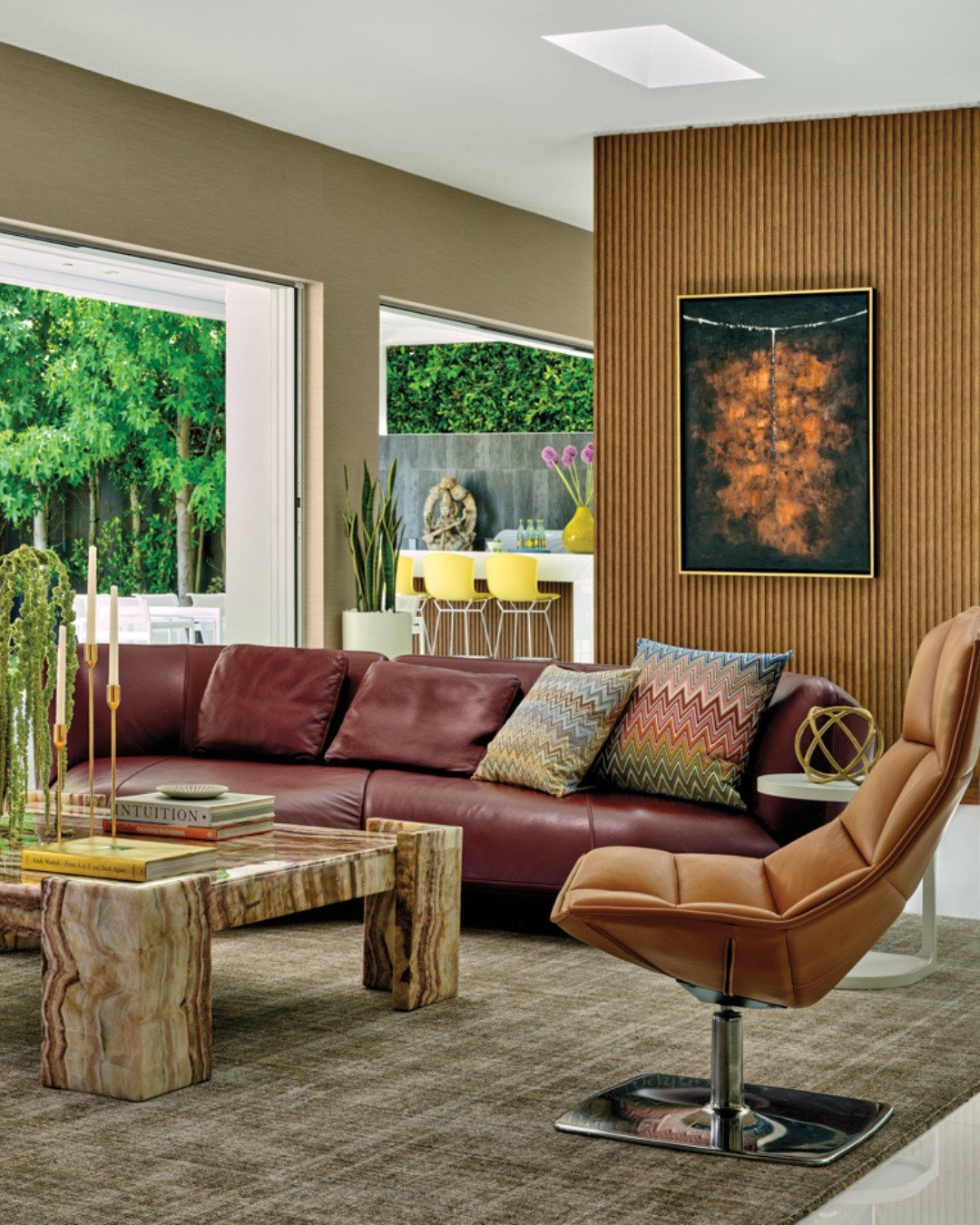 Maximalist Mid-Century. 
#originalby #inspo via @luxemagazine
design @spi_interiors 
photography @trevortondro