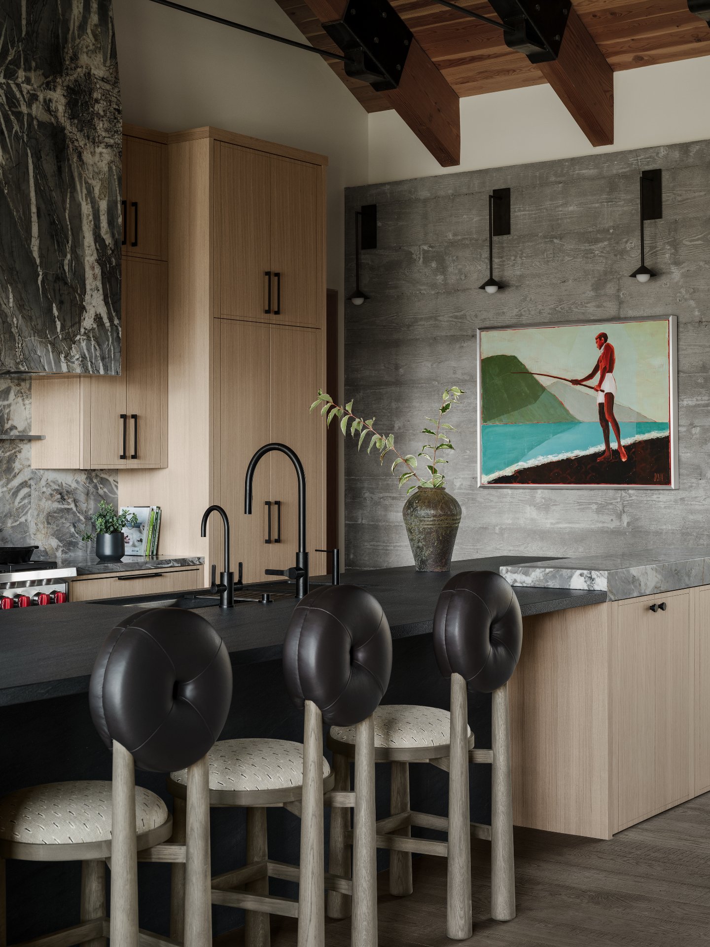 That warm-cool balance.
#originalby #inspo via design @morrison_interiors
architect @foubister_architects
photo @lance.gerber