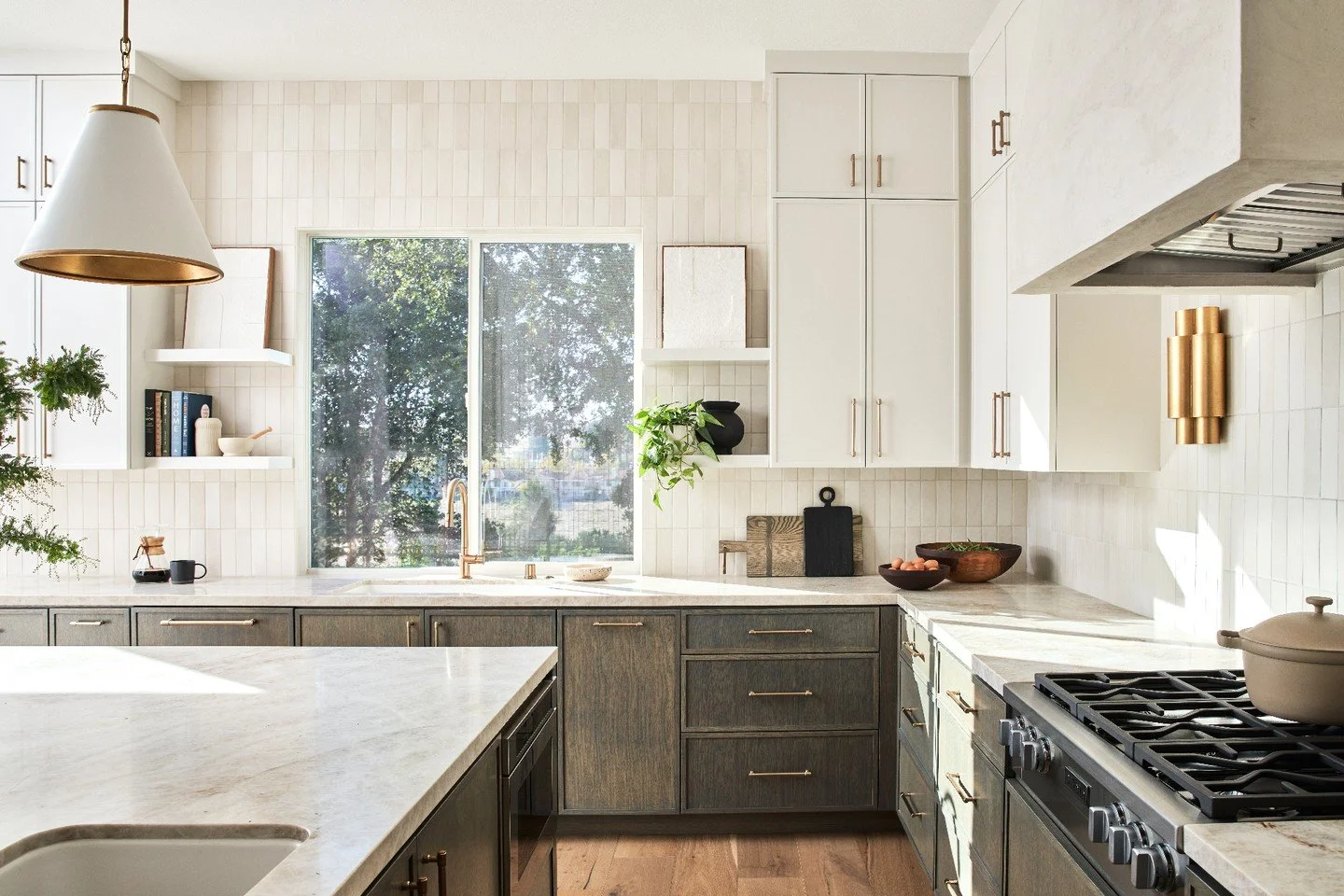 A light and bright workspace for inspired cooking!
#lilacproject #caseyhowardinteriordesign
📸: @kuohphotography
styling: @allegrahsiaostylist