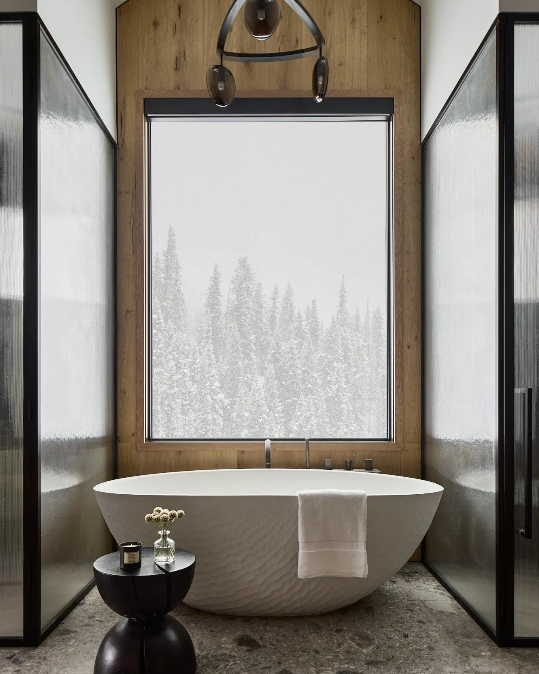 A cozy escape for snowed-in days.
#originalby #inspo via interiors: @workshopapd
photos: @mkisiday