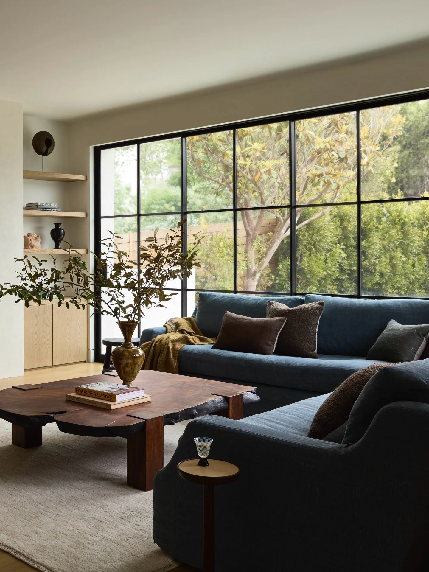 Inviting in style.
#originalby #insp via @inkandporcelain
design @studiokosma
styling @kendrasmoot
photography @sethsmoot.
published @ruemagazine