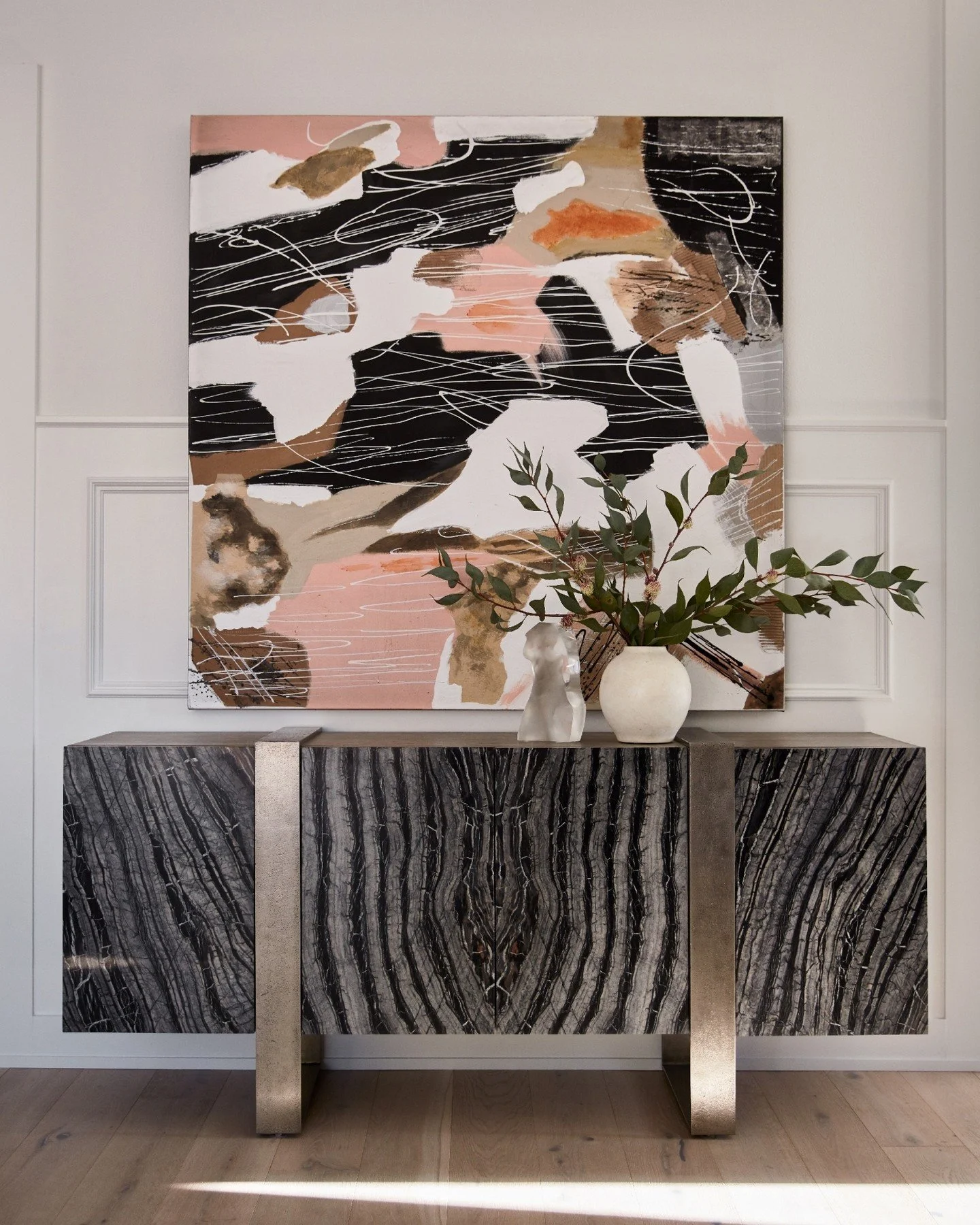 A shared language of line and grain. #Diabloranchproject #caseyhowardinteriordesign
📸: @kuohphotography
styling: @candkdesign