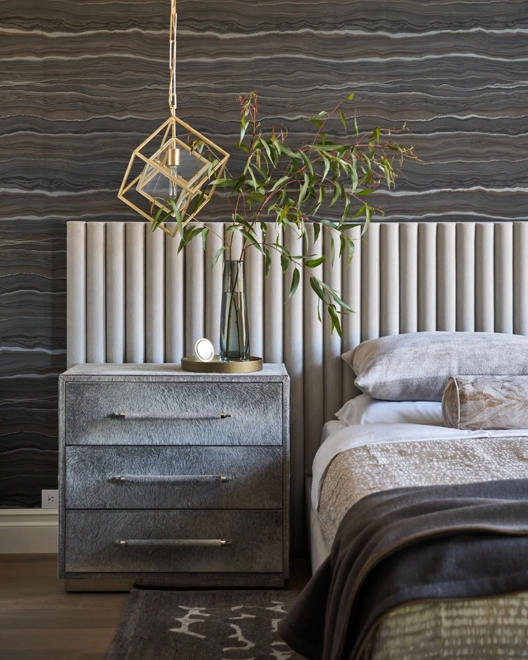 Primary bedroom or boutique hotel room. #weatherlyproject
#caseyhowardinteriordesign
📸: @kuohphotography
styling: @allegrahsiaostylist