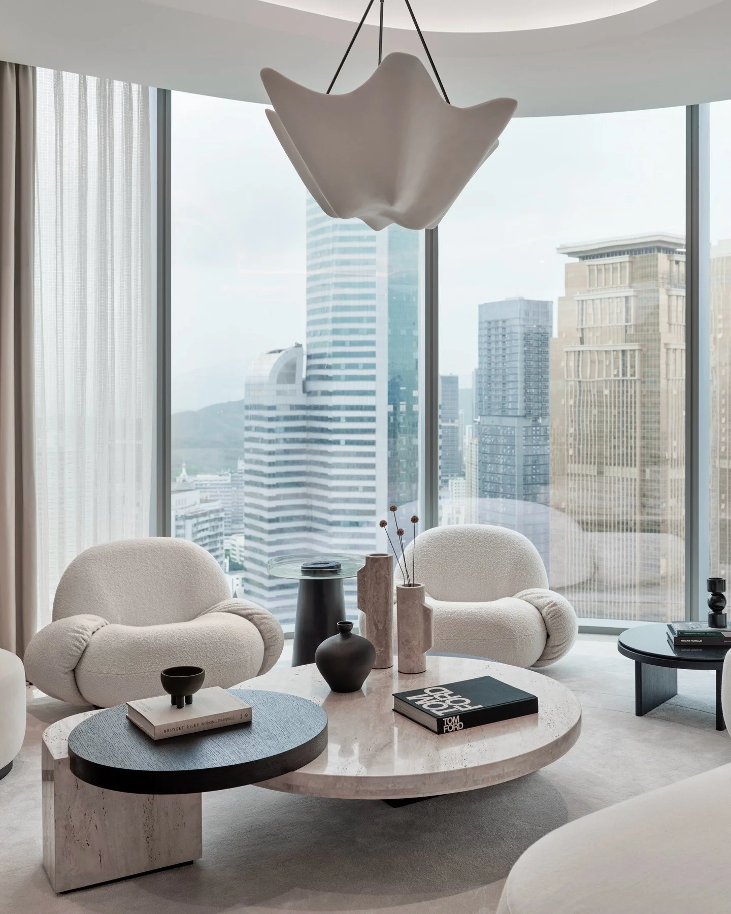 High above, curves meet linear structure.
#inspo #originalby @kellyhoppen