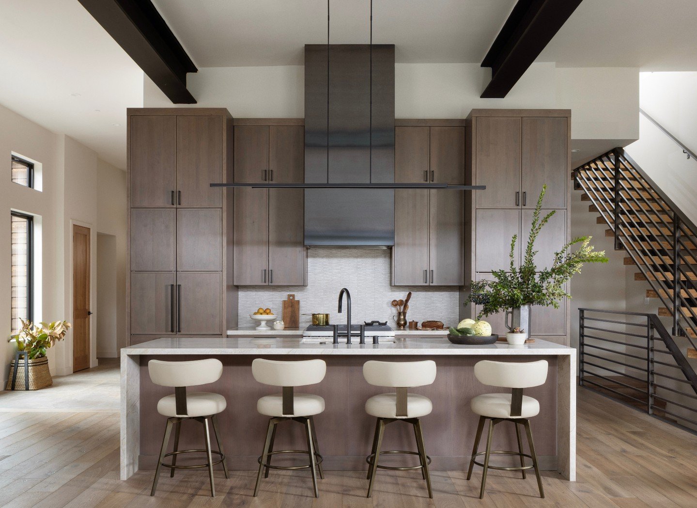 The most exceptional kitchens are rooted in thoughtful planning, where circulation, storage, materiality, and craftsmanship work together seamlessly. The result is a space that feels intuitive to use, timeless in its design, and just as beautiful yea
