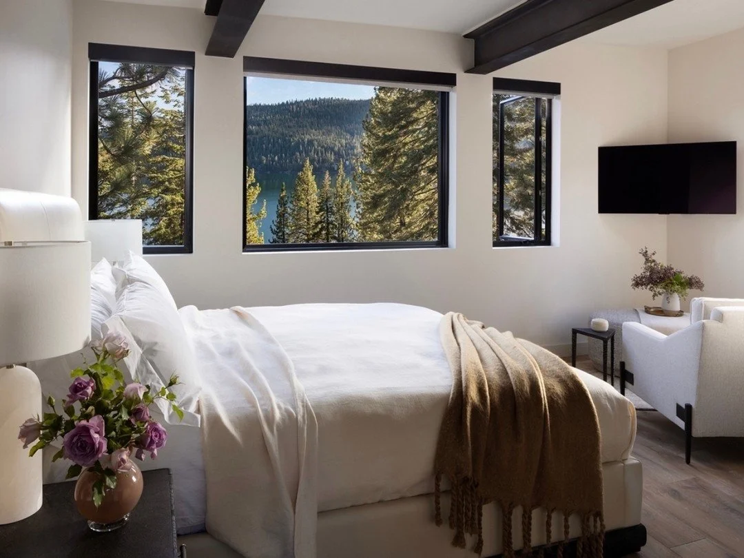 Luxury begins with how a space makes you feel. We create primary bedrooms that are sophisticated, restorative, and designed to stand the test of time.
A collection of our favorite primary bedroom designs.
#caseyhowardinteriordesign 
Photography by: