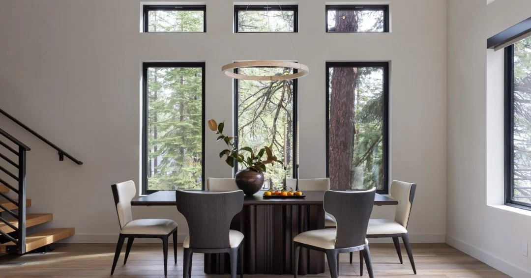 An intimate dining experience immersed in nature. #caseyhowardinteriordesign #lakeviewproject
Interior Design: @caseyhowardinteriordesign
Builder: Ben King Construction
Photography: @dyerphoto
Stylist: @bethprotass
