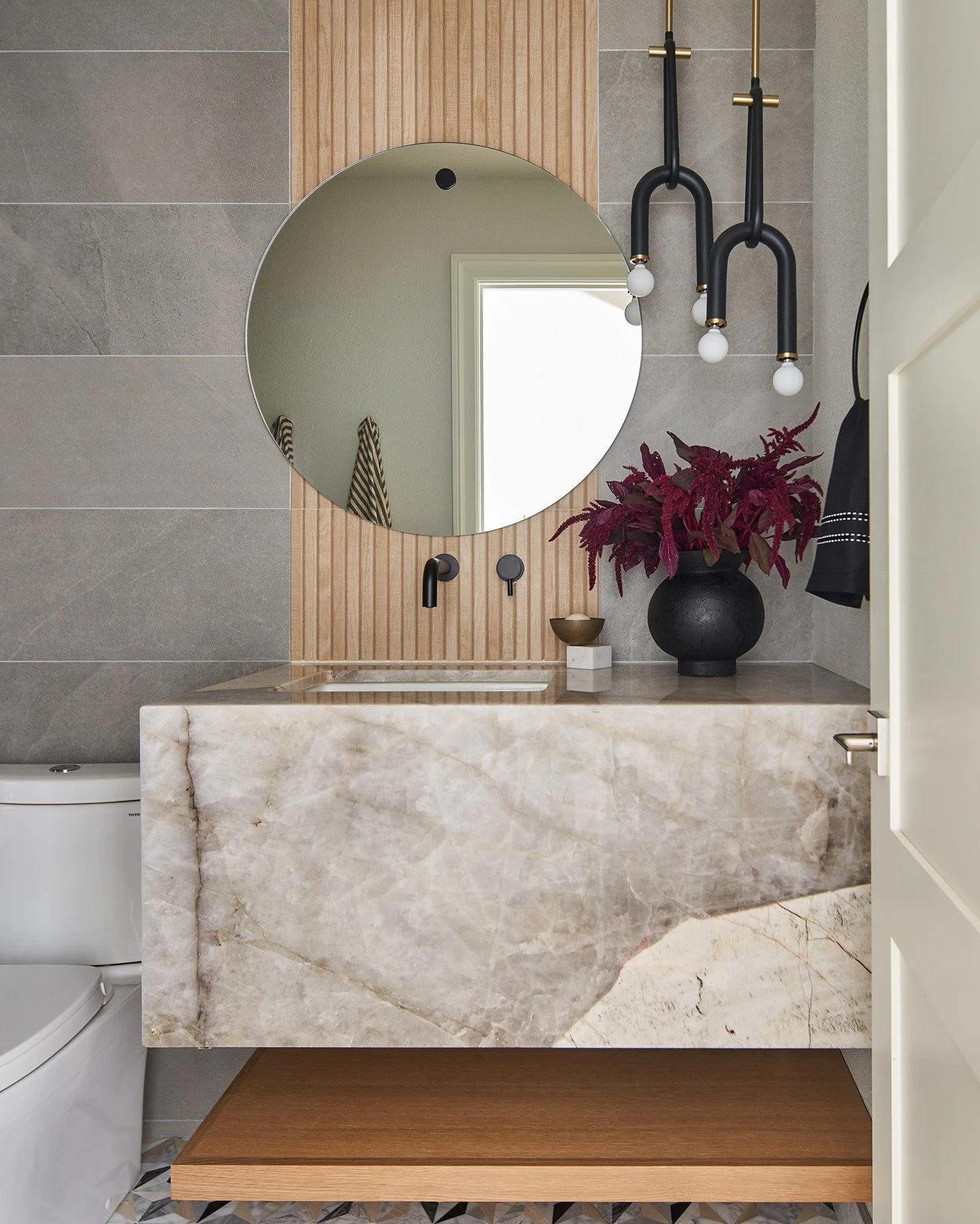 Materiality Mix
#weatherlyproject #caseyhowardinteriordesign
📸: @kuohphotography
styling: @allegrahsiaostylist