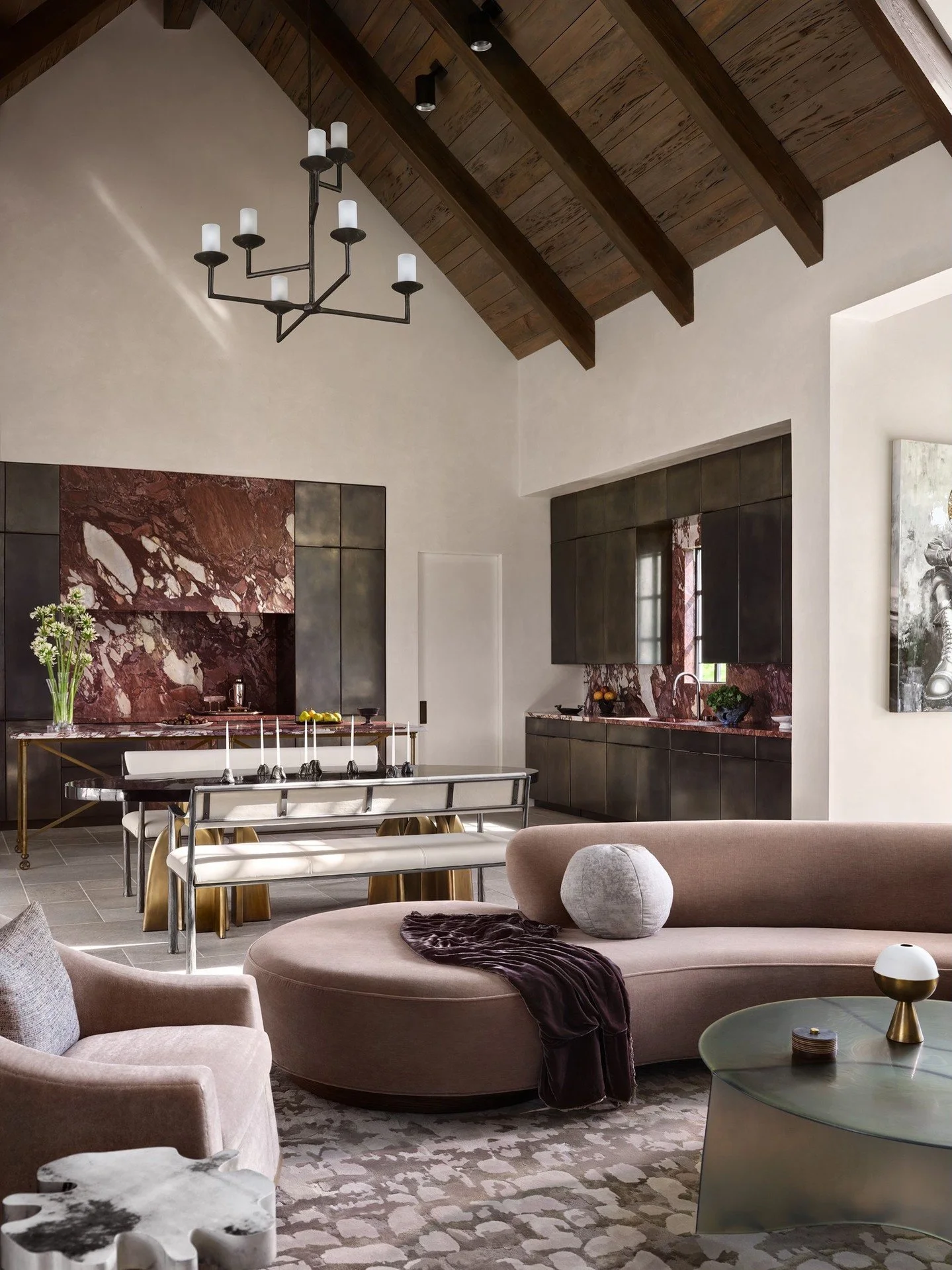 Warm, rosy, and completely in love with this palette! Every space feels beautifully connected while still feeling unique. Great work is endlessly inspiring!
#inspo #originalby
interior design @ashtontaylorinteriors