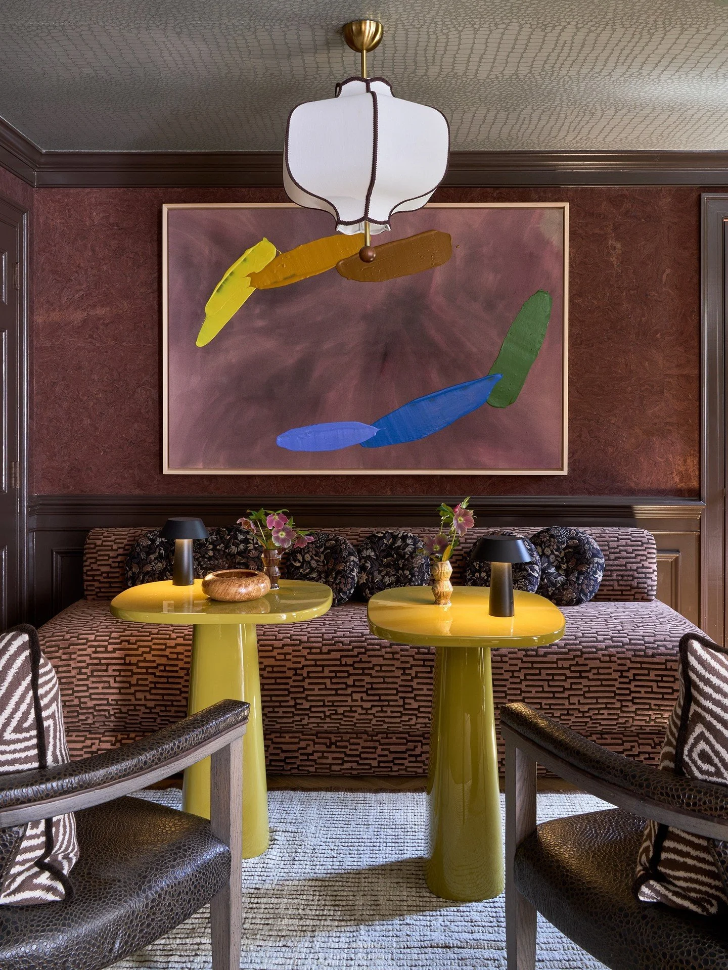 Currently loving color palette symmetry between artwork and materiality. 
#inspo
design @mimiandhill
published in @phillipjeffriesltd book