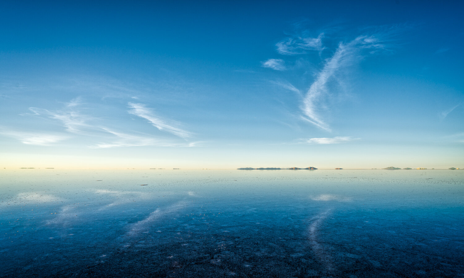 Salar de Uyuni Sunrise I