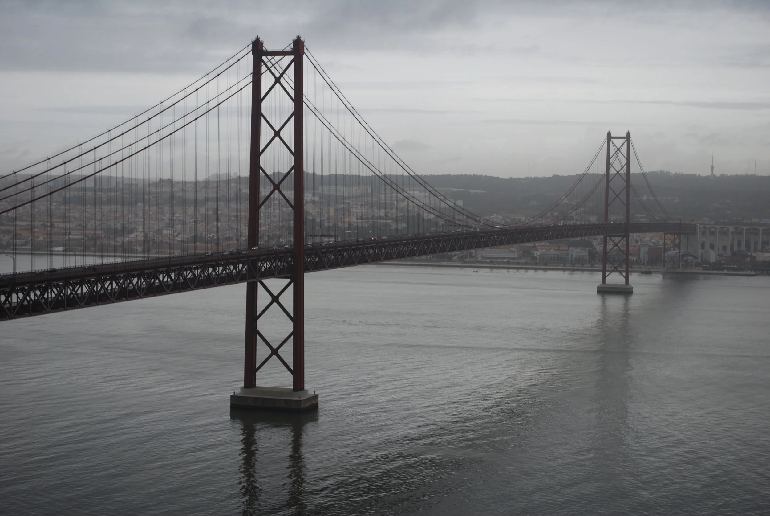 Lisboa_-_Ponte_25_de_Abril_(1).jpg