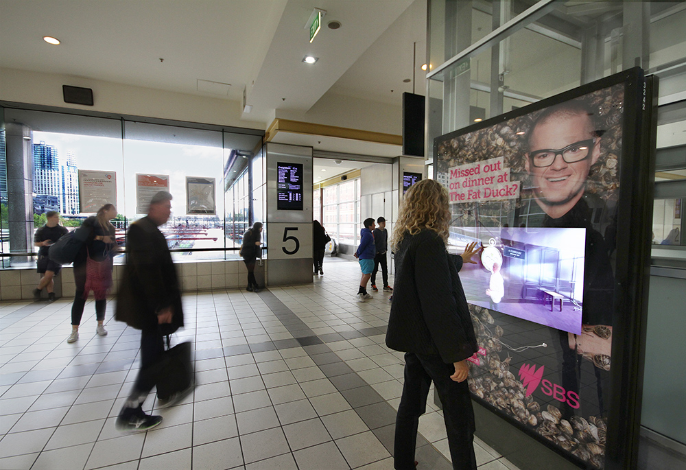 Throughout the duration of the two week campaign, a pre-recorded ‘Heston’ walked and talked users through his new restaurant. Users had the option to plug in headphones too.