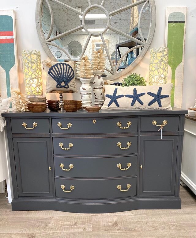 Hooray for Saturday! 
We have been busy,busy,busy finishing pieces for the sales floor. 
This gorgeous sideboard is painted in Queenstown gray by General Finishes. 
#refreshedgb #saturdays #shopping #furniture #smallbusiness #smallbusinessowner