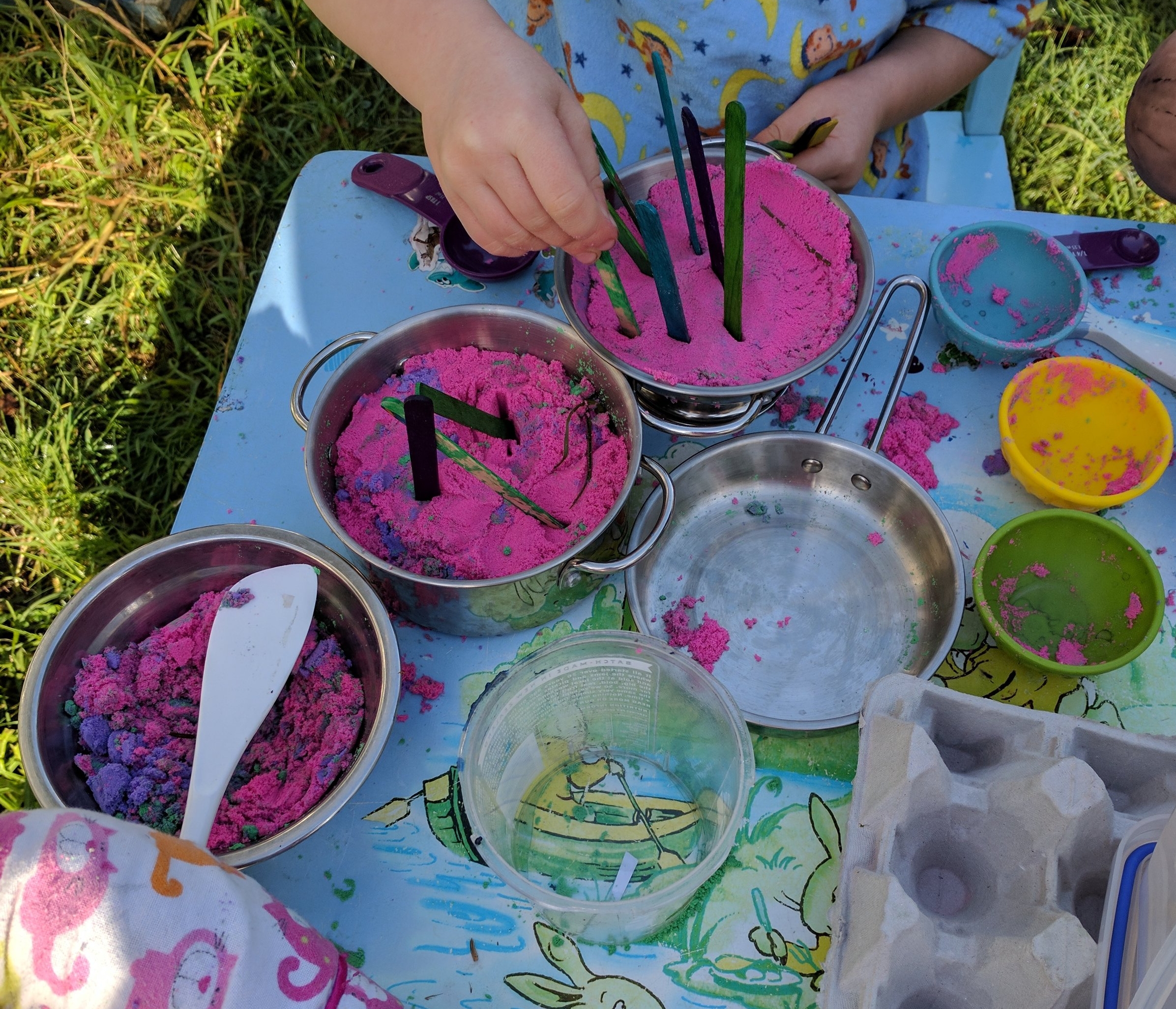 How to Make Kinetic Sand