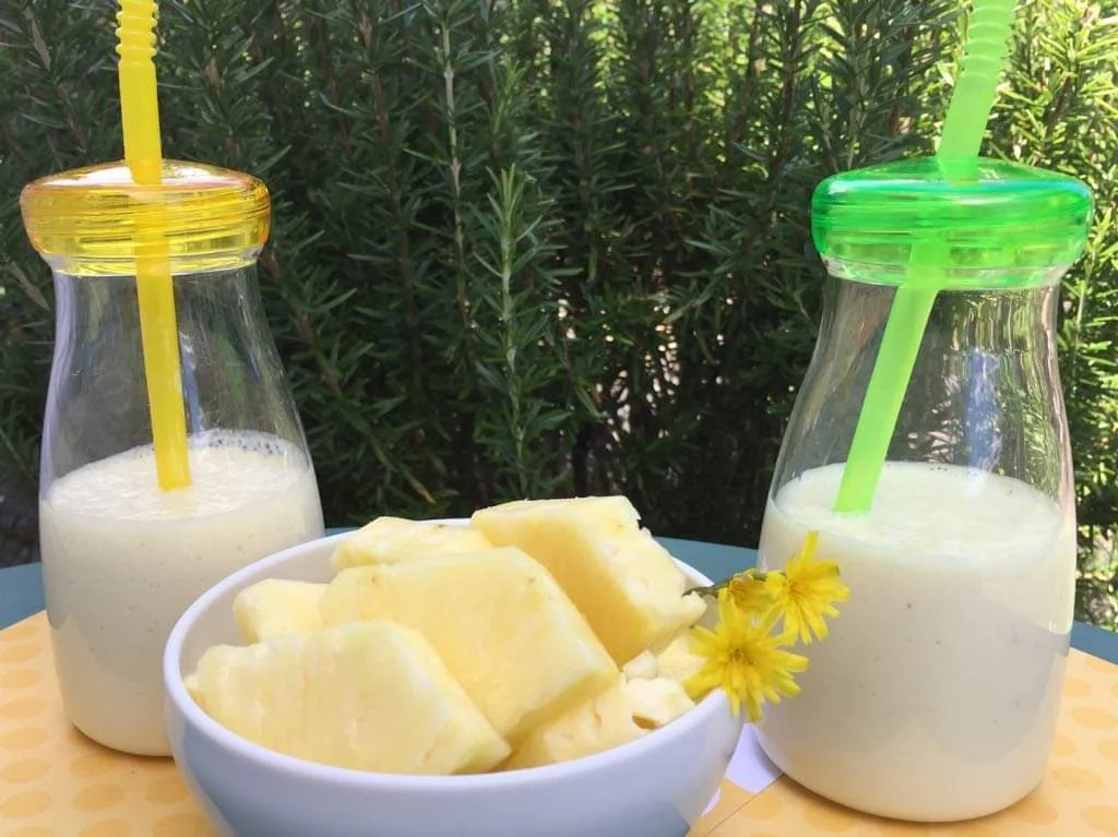 Pineapple, Banana &amp; Coconut Cooler/ Plus: How to to Cut A Pineapple