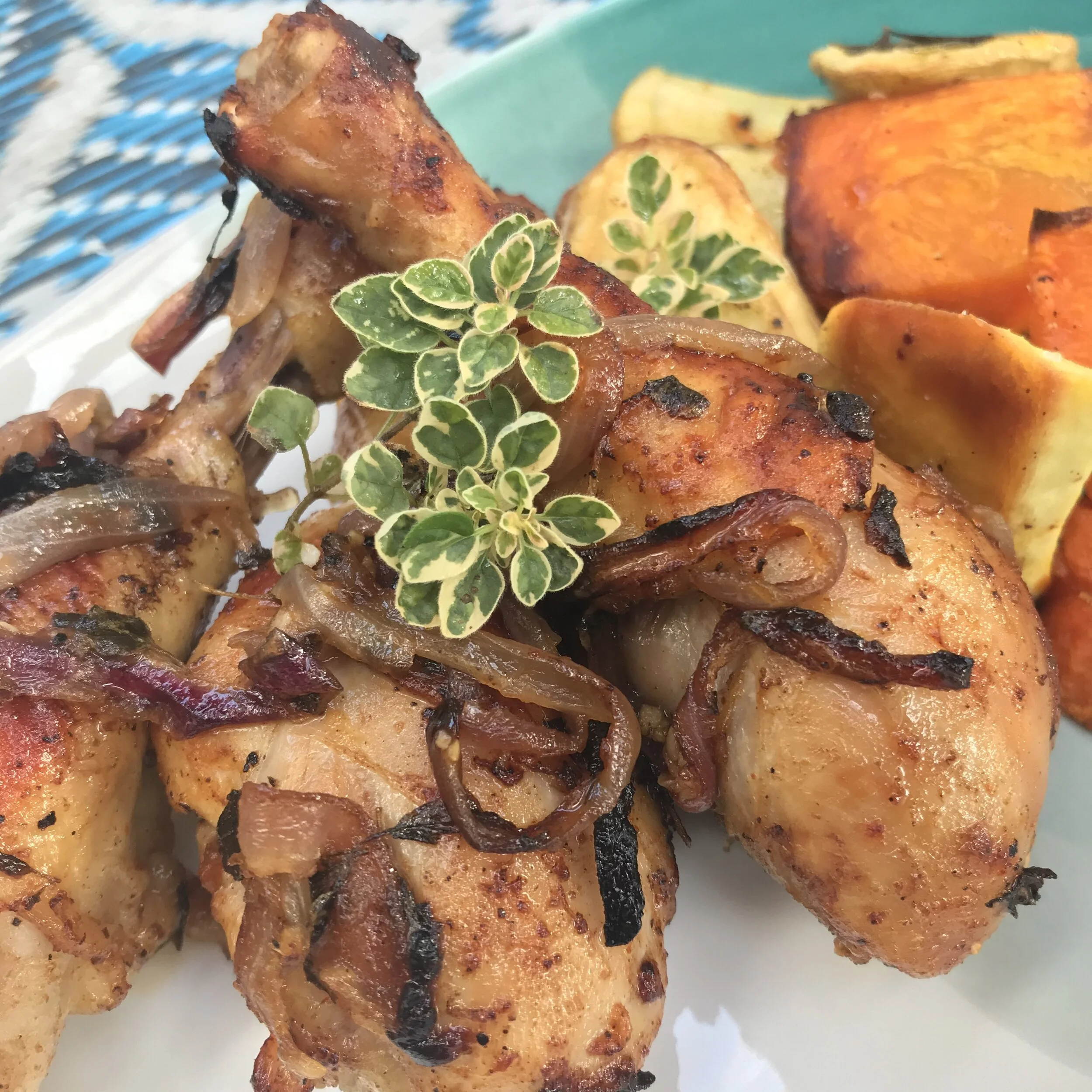 Baked Chicken Drumsticks w/ Red Onion, Paprika &amp; Marjoram