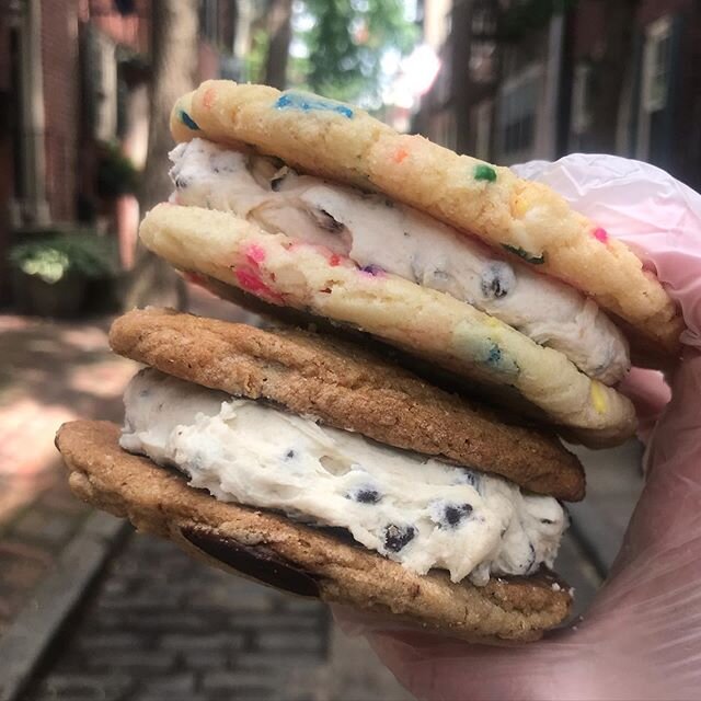 Sunday mood! Who else is on the same page? 🙌😍🌈🍪✨ #sundayvibes #doughwich #cookiedough #sweetbox #bestofphilly 
Open for business on 13th Street 10-5. 
Delivery also available @caviar and @doordash #openinphl #visitphilly