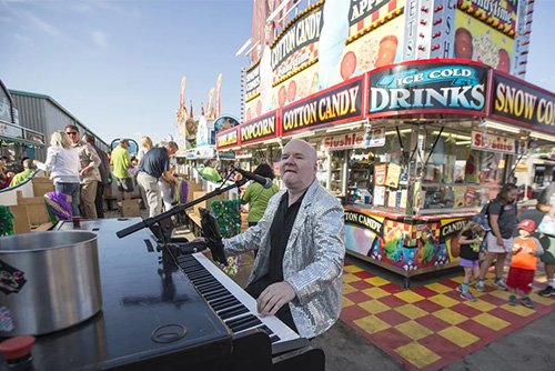 The Strolling Piano