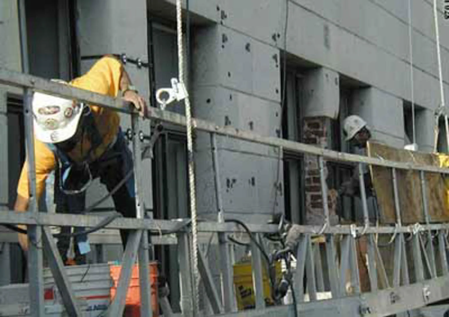 Project: Los Angles City Hall Location: Los Angles, California Description: This image is another example of seismic retrofitting. Carrara was the general contractor for this job.