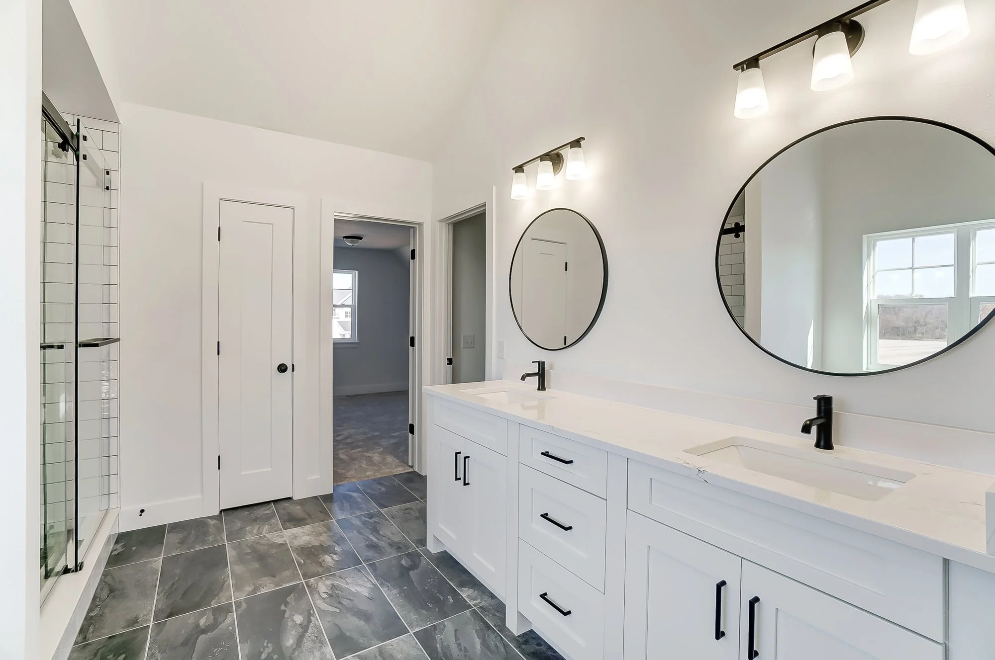 The Canterbury: Primary Bath 