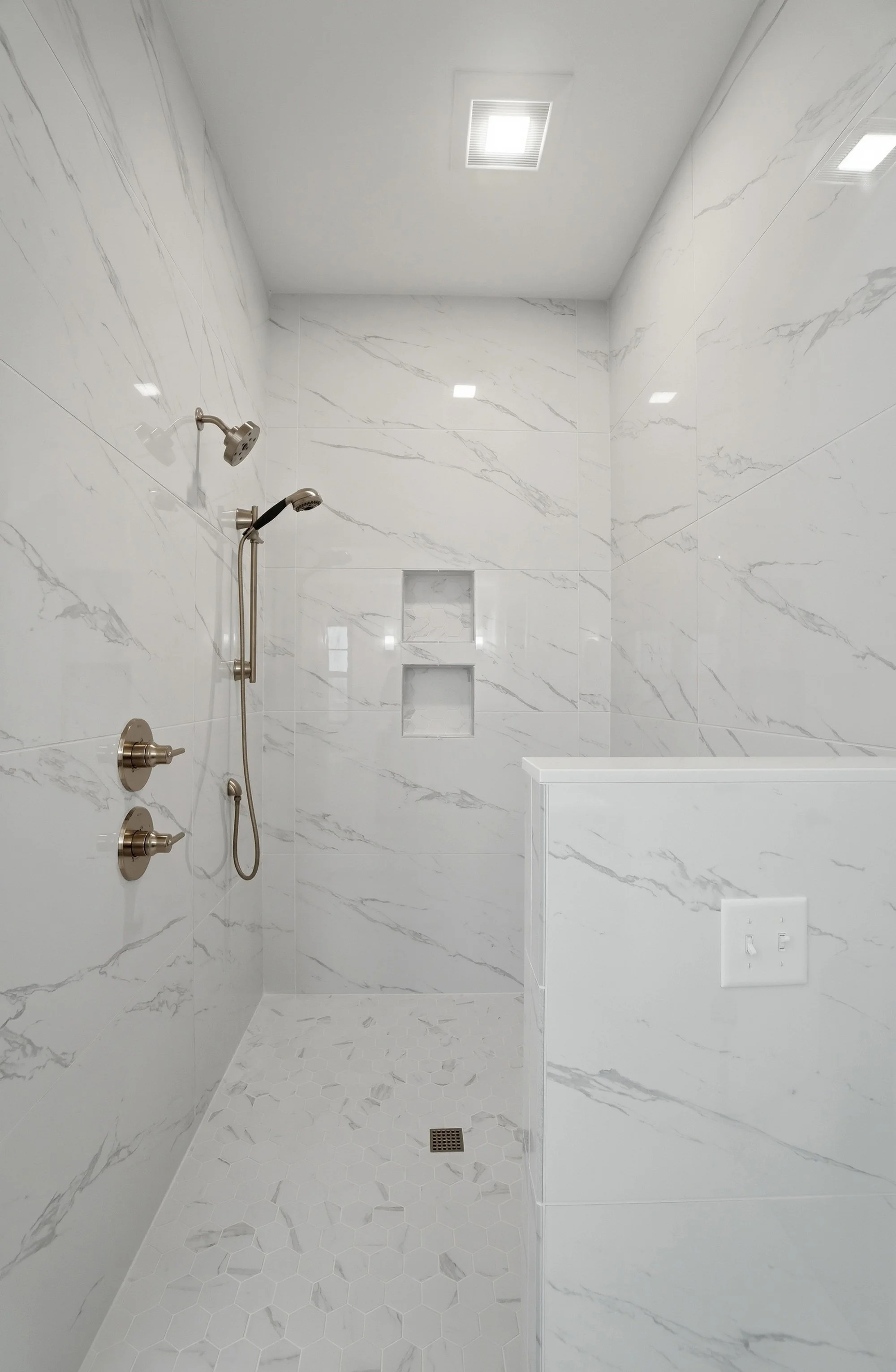 The Ridgemont: Primary Shower 