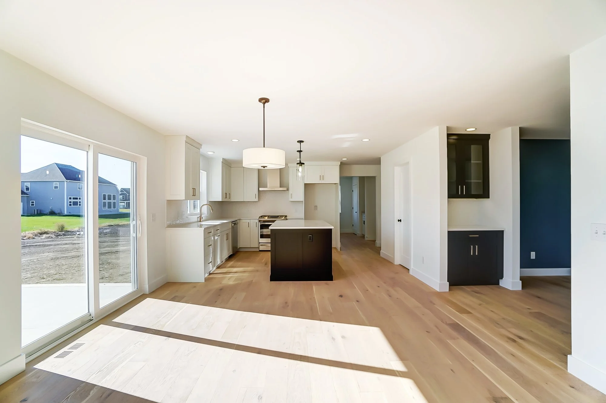 The Canterbury: Dinette & Kitchen 