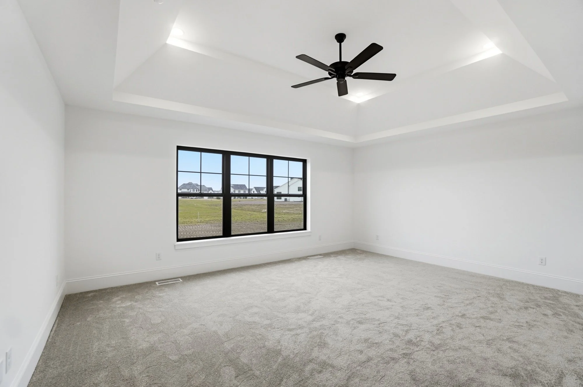 The Ridgemont: Primary Bedroom