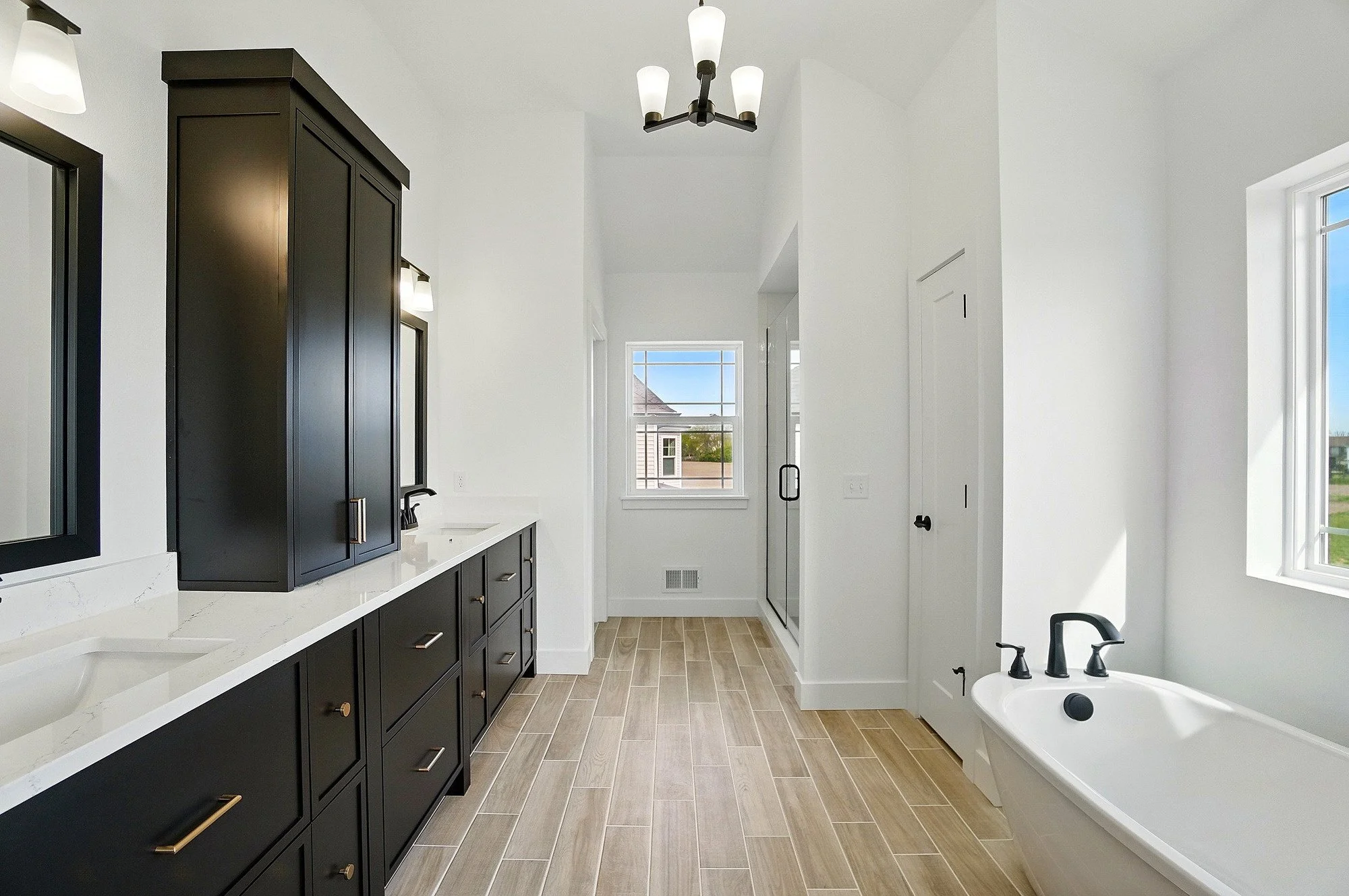 The Forestview: Primary Bath 