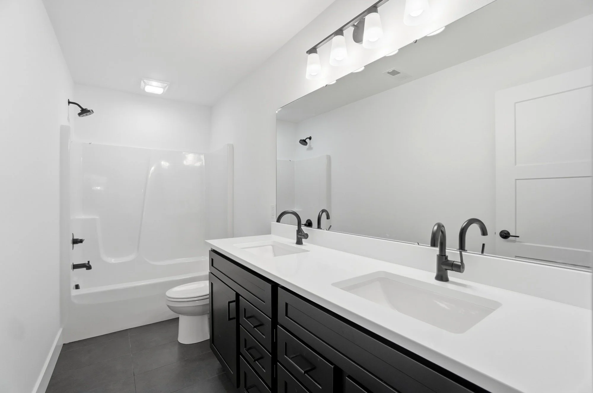 The Edgevale: Second Floor Hall Bath 