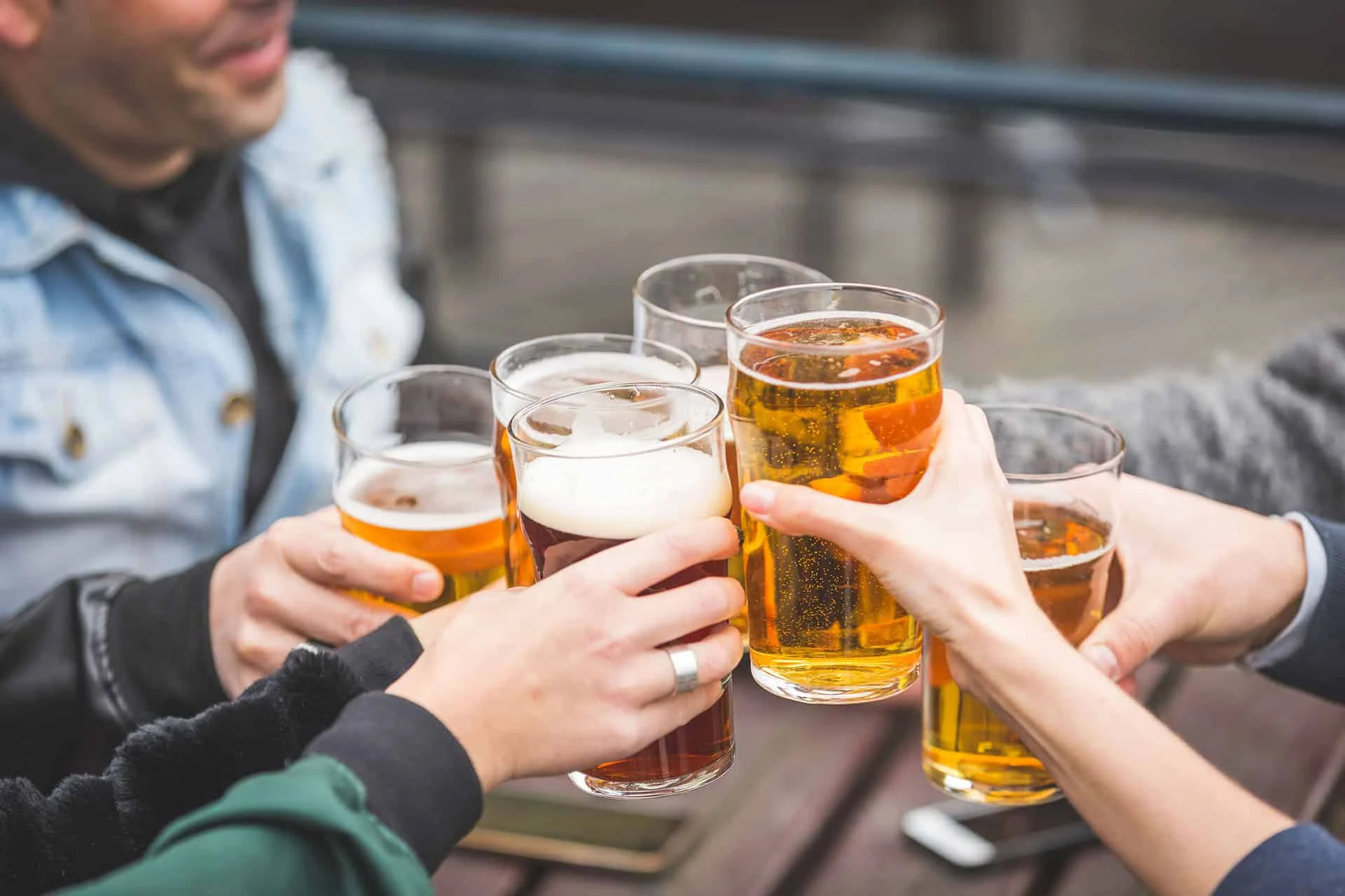 Friends-beers-cheers.jpg