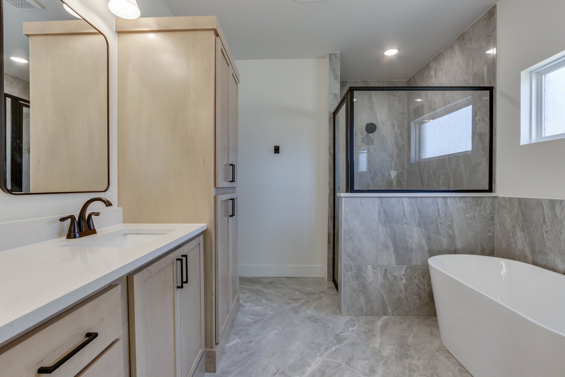 11712 NW 106th -53.jpg-SMALL.JPG