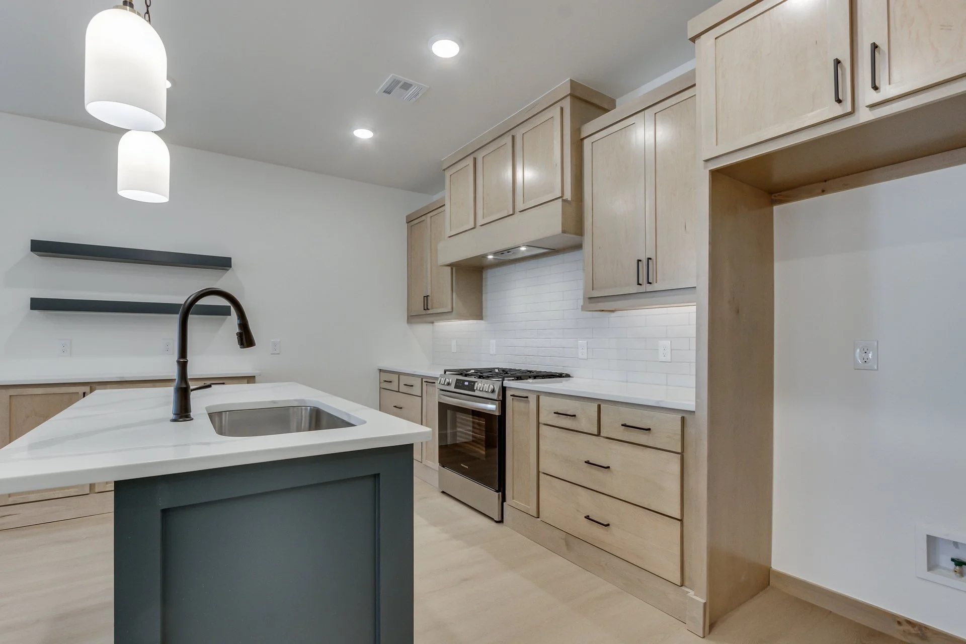 11704 NW 106th-23.jpg-SMALL.JPG