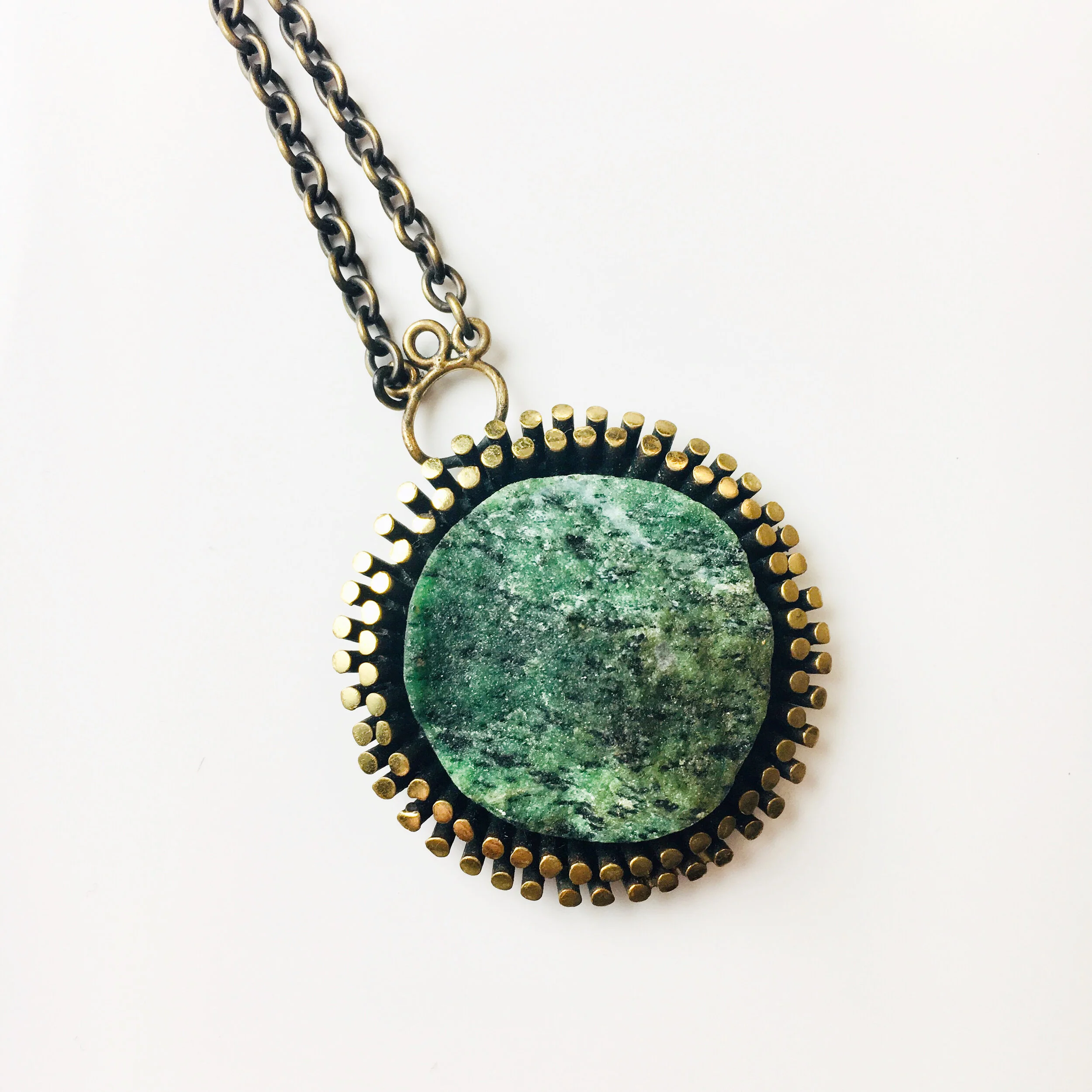 Reino Saastamoinen pendant－Bronze，zoisite2.JPG