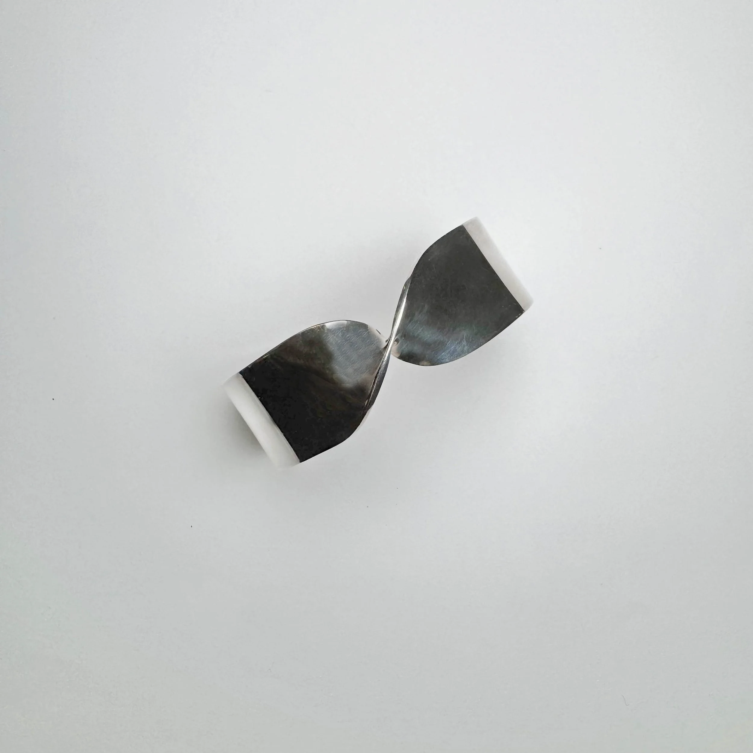 Pekka piekäinen. silver bangle 2.jpg