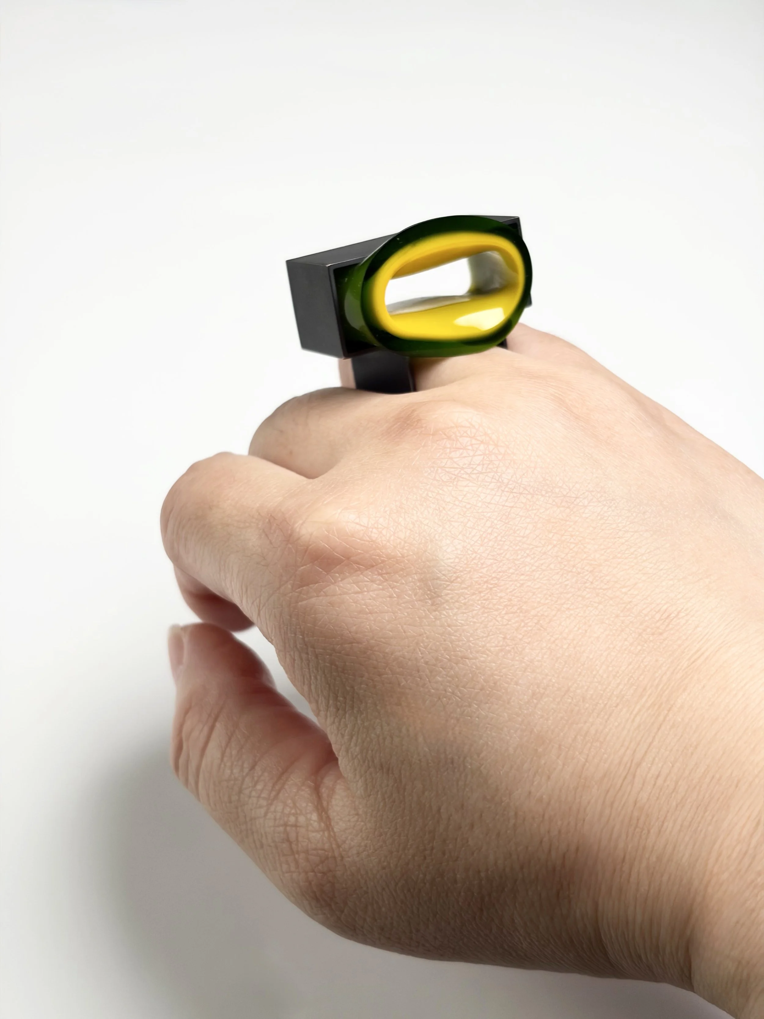 Paolo Marcolongo-contemporary jewelry-Dentro il giallo ring-silver, glass 1-5.jpg