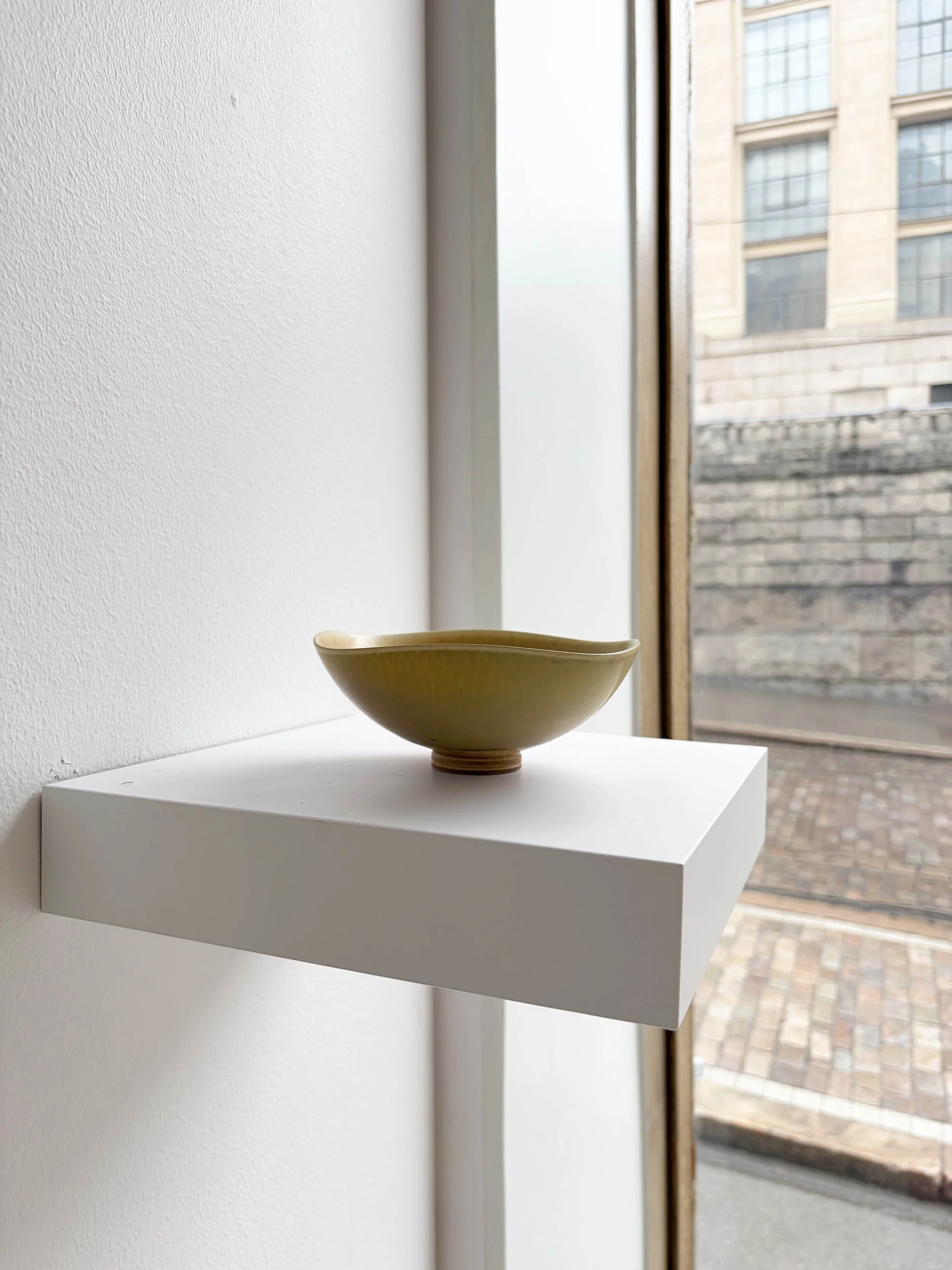 Berndt Friberg- stoneware footed bowl 1.2.jpg