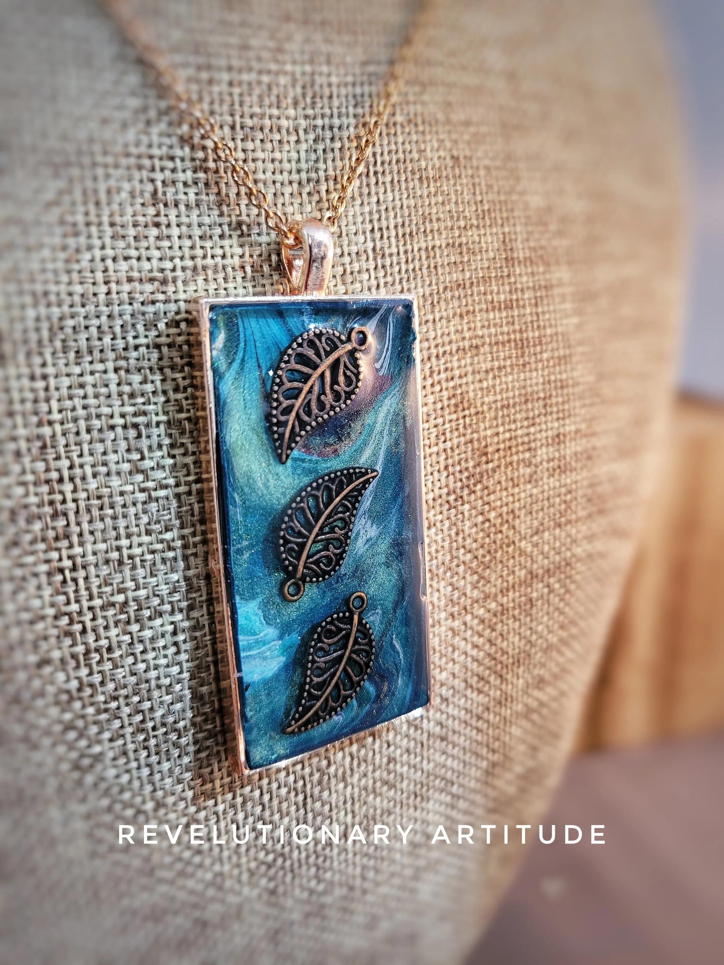 25x50mm Rosegold Leaf Pendant - Mama Nini Collection