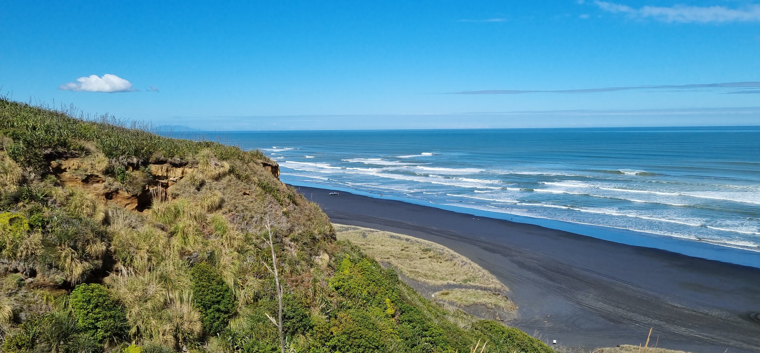 Karioitahi Beach