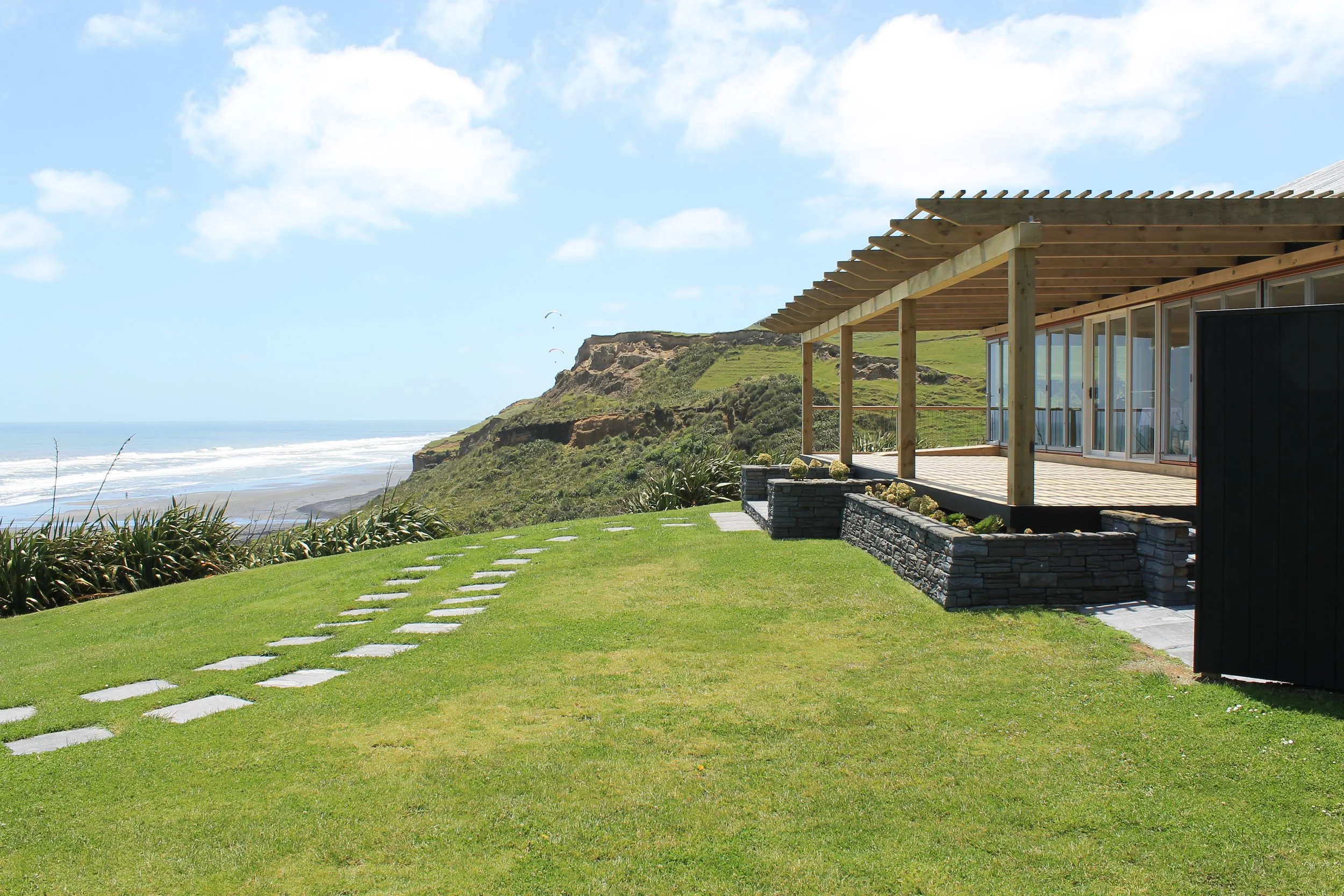 castaways Exterior 61.JPG