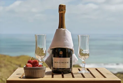 Castaways+Villa+champagne.webp