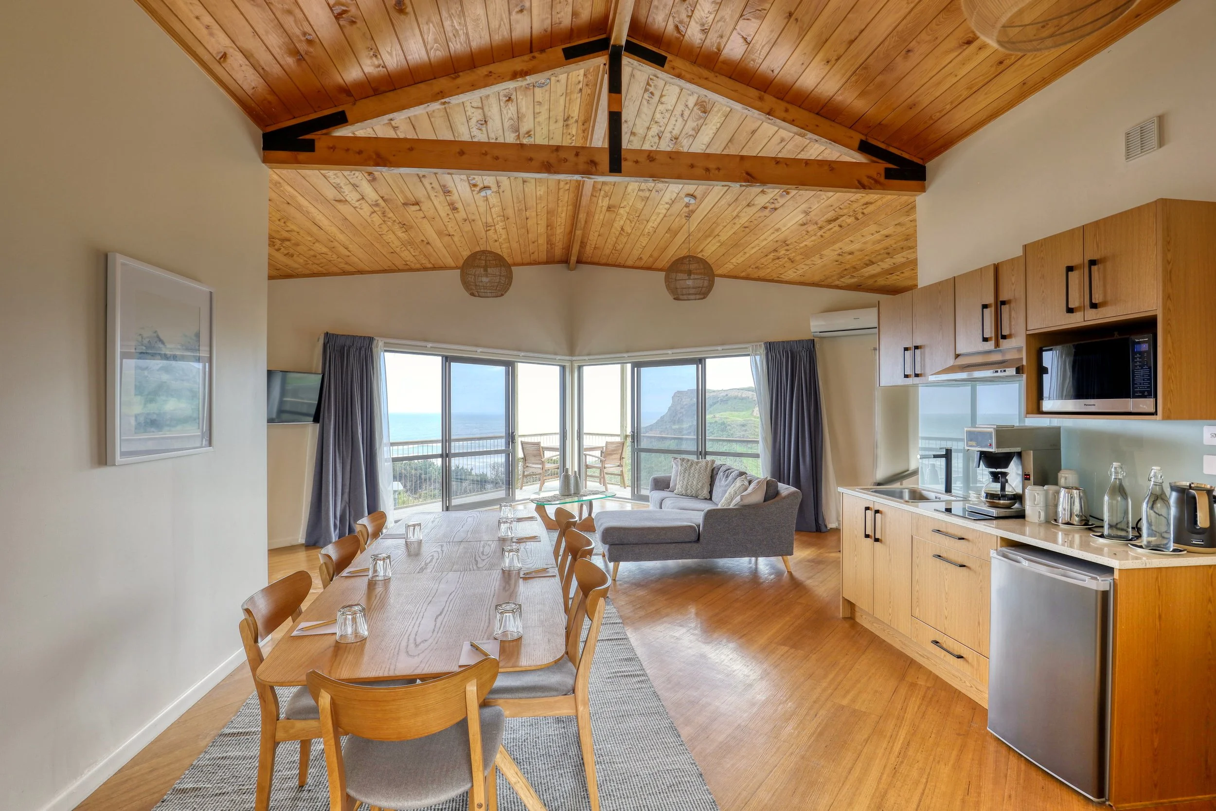 castaways boardroom chalet 4.jpg