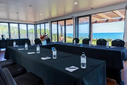 Castaways-Resort-Conference-Marty-Brown-Portraiture-8_websize.webp