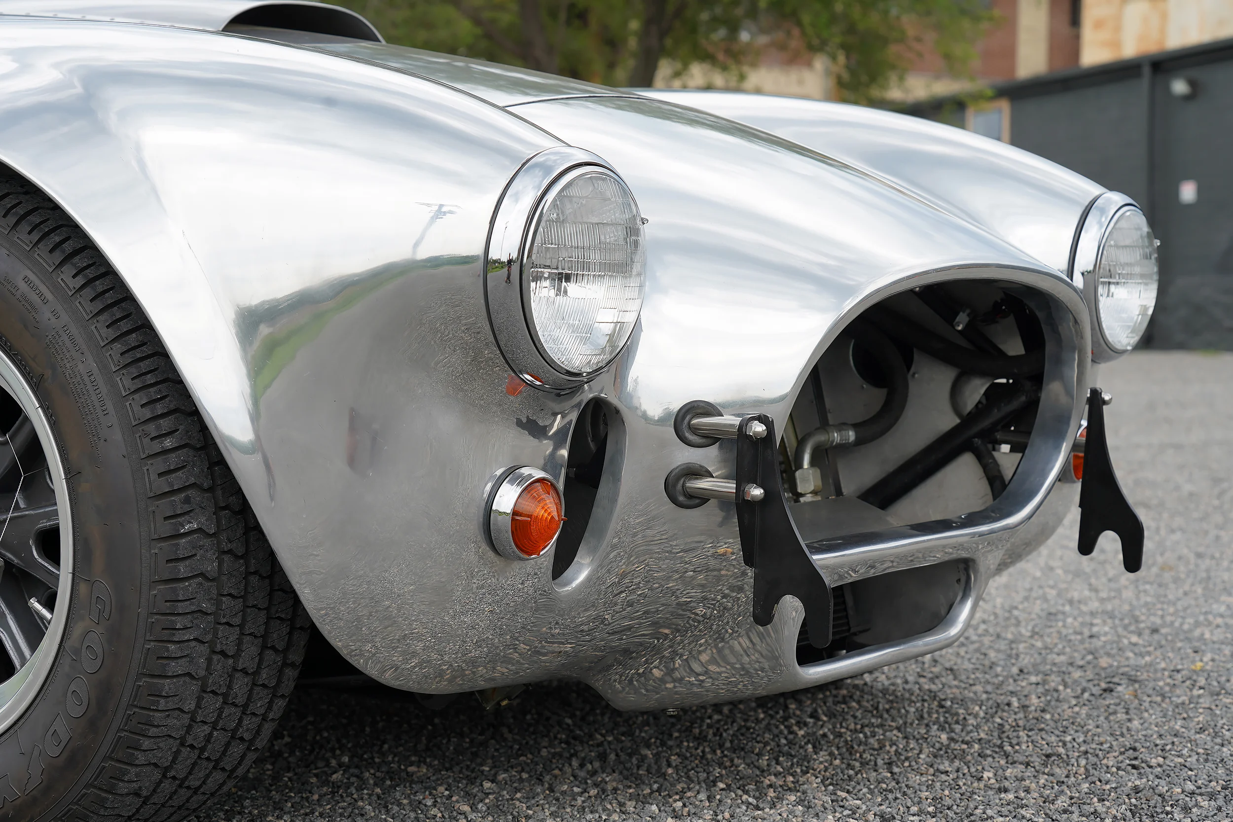 1965 Shelby Cobra CSX Aluminum Body 427 FE 06.jpg
