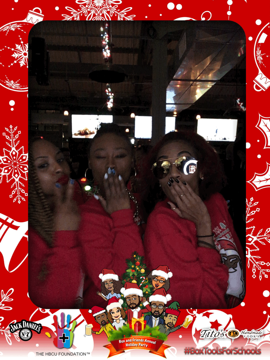 357QOY-171209233341.gif
