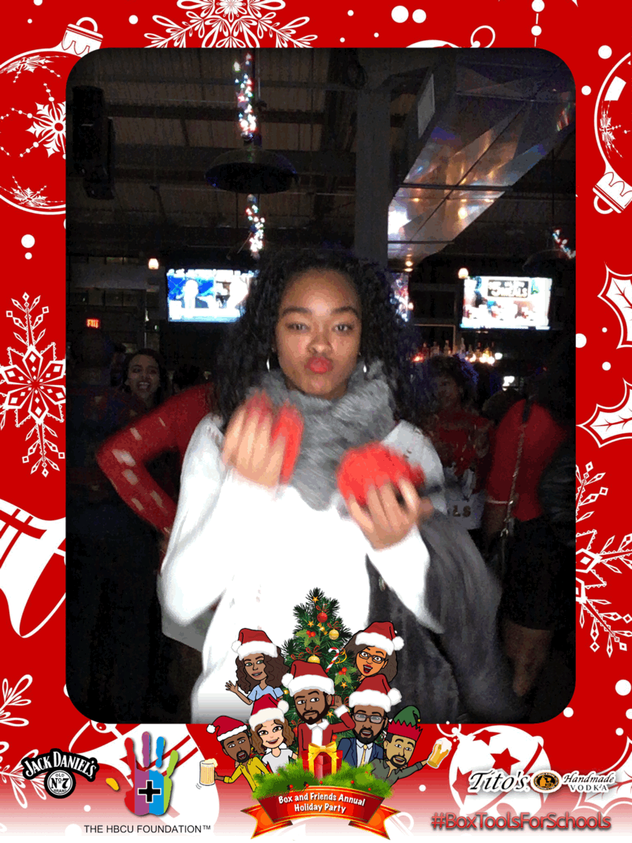 357QOY-171209234943.gif
