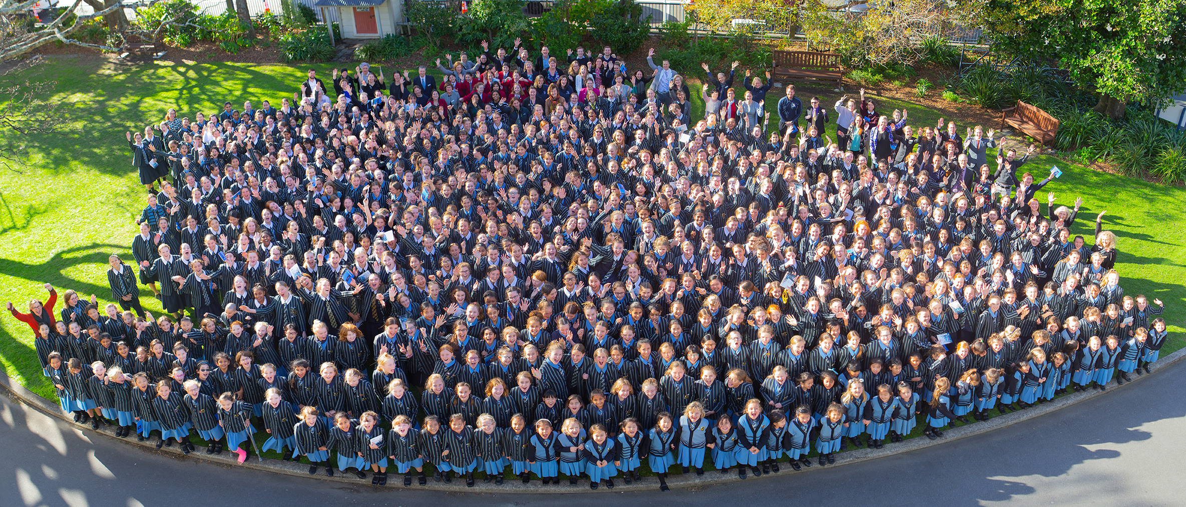 QMC School Group Panorama Fun 01.jpg